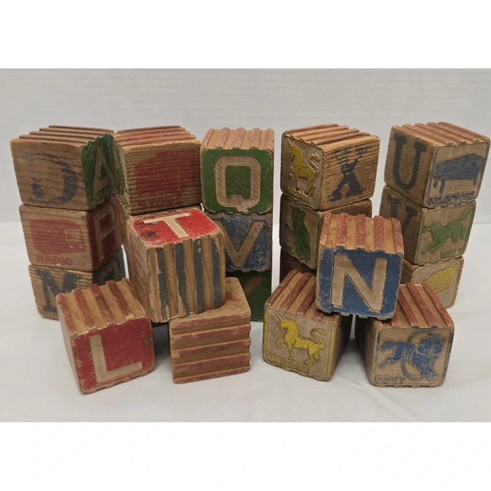 Vintage Playskool Pull Along WAGON with 21‎ Alphabet Wooden Blocks ABC 1950s